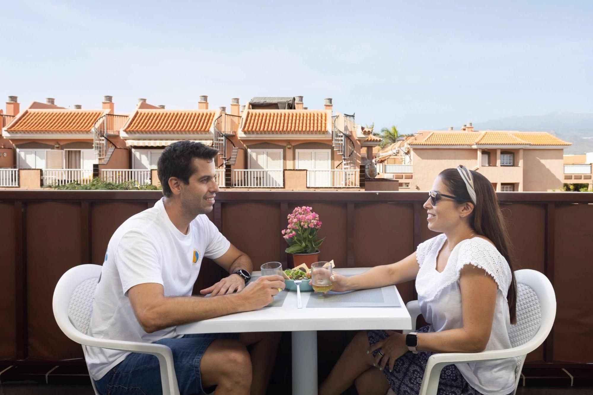 코스타델실렌시오 Agradable Piso Con Piscina & Playa Terraza Y Wifi 아파트 외부 사진